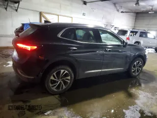 2022 Buick Envision Essence with VIN LRBFZPR47ND068700, listed as a Copart auction lot 45039225 with 37,207 mi miles and Clean Title. Bid and sale history available at carsss.com. Image 3.