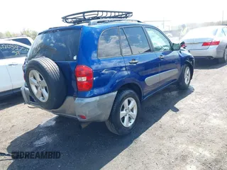 2005 Toyota RAV4 with VIN JTEGD20V350094758, listed as a IAAI auction lot 42033815 with 205,175 mi miles. Bid and sale history available at carsss.com. Image 4.