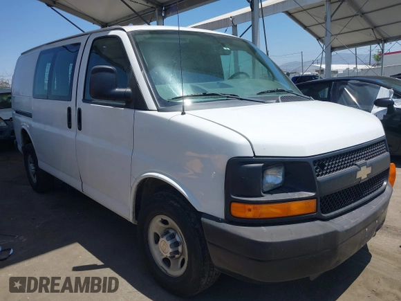 2013 Chevrolet Express Cargo z VIN 1GCWGFCA6D1145640, wystawiony jako IAAI lot #42379485 z przebiegiem 174 877 mil mil oraz . Historia ofert i sprzedaży dostępna na DreamBid. Obrazek 1.