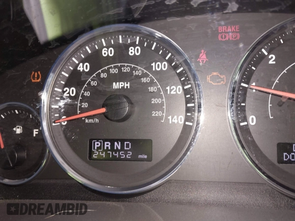 2008 Jeep Commander Sport with VIN 1J8HG48K98C135234, listed as a IAAI auction lot 41920183 with 247,452 mi miles. Bid and sale history available at carsss.com. Image 7.