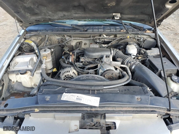 2001 GMC Sonoma SLS with VIN 1GTDT13W81K211645, listed as a Copart auction lot 68911514 with 236,429 mi miles and Salvage Title. Bid and sale history available at carsss.com. Image 13.
