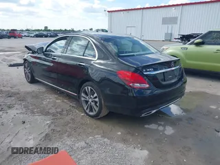 2016 Mercedes-Benz C 300 z VIN 55SWF4JB8GU131378, wystawiony jako IAAI lot #42206961 z przebiegiem Nie podano mil oraz . Historia ofert i sprzedaży dostępna na DreamBid. Obrazek 3.