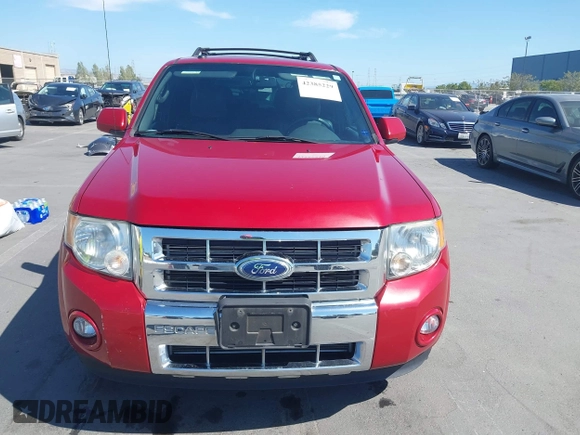 2010 Ford Escape Limited z VIN 1FMCU9EG8AKB12381, wystawiony jako IAAI lot #42385229 z przebiegiem 141 657 mil mil oraz . Historia ofert i sprzedaży dostępna na DreamBid. Obrazek 12.