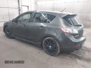 2011 Mazda 3 S Grand Touring z VIN JM1BL1M53B1432526, wystawiony jako IAAI lot #41670048 z przebiegiem 105 407 mil mil oraz . Historia ofert i sprzedaży dostępna na DreamBid. Obrazek 3.