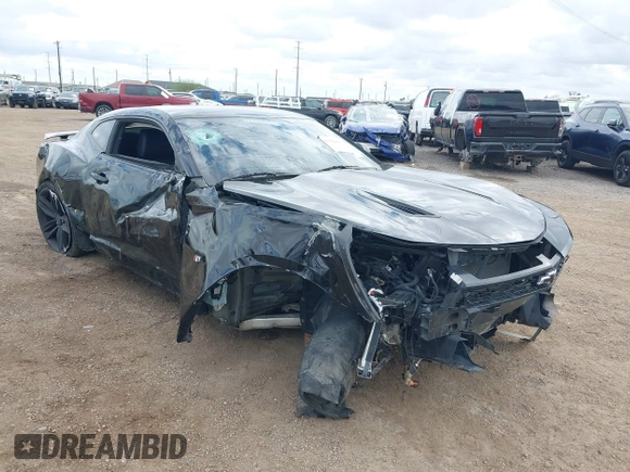 2018 Chevrolet Camaro 2SS with VIN 1G1FH1R70J0186772, listed as a IAAI auction lot 41569033 with Not provided miles and . Bid and sale history available at DreamBid. Image 6.