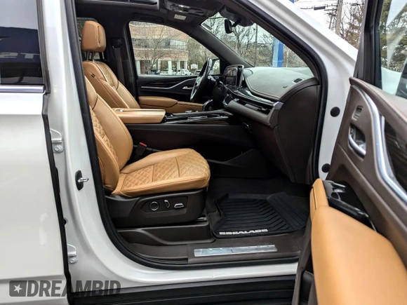 2021 Cadillac Escalade ESV Premium Luxury z VIN 1GYS4KKL7MR4240XX, wystawiony jako Copart lot #53200145 z przebiegiem 43 652 mil mil oraz Czysty tytuł • Clean title. Historia ofert i sprzedaży dostępna na DreamBid. Obrazek 5.