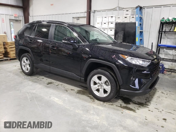 2021 Toyota RAV4 XLE with VIN 2T3W1RFVXMC161134, listed as a Copart auction lot 58499515 with 45,660 mi miles and Clean title. Bid and sale history available at DreamBid. Image 4.
