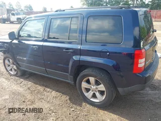 2016 Jeep Patriot Latitude with VIN 1C4NJRFB0GD608488, listed as a IAAI auction lot 42427746 with 88,325 mi miles and . Bid and sale history available at DreamBid. Image 3.
