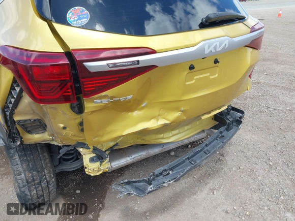 2022 Kia Seltos S z VIN KNDEUCAA4N7237298, wystawiony jako IAAI lot #42243590 z przebiegiem 49 246 mil mil oraz . Historia ofert i sprzedaży dostępna na DreamBid. Obrazek 6.