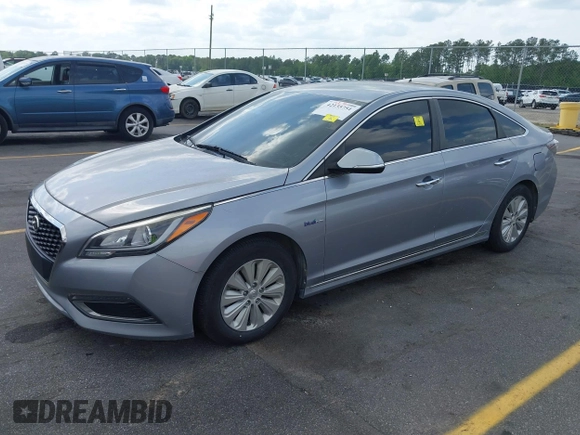 2016 Hyundai Sonata Hybrid SE with VIN KMHE24L15GA039176, listed as a IAAI auction lot 42135751 with 135,592 mi miles. Bid and sale history available at carsss.com. Image 18.
