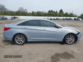 2012 Hyundai Sonata 2.4L Limited PZEV with VIN 5NPEC4AC2CH333580, listed as a IAAI auction lot 42024064 with 155,909 mi miles. Bid and sale history available at carsss.com. Image 13.