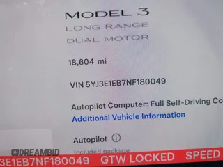 2022 Tesla Model 3 Long Range z VIN 5YJ3E1EB7NF180049, wystawiony jako IAAI lot #42188963 z przebiegiem 18 604 mil mil oraz . Historia ofert i sprzedaży dostępna na DreamBid. Obrazek 15.