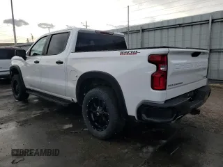 2020 Chevrolet Silverado 1500 Custom Trail Boss with VIN 3GCPYCEF9LG191567, listed as a Copart auction lot 50402525 with 81,834 mi miles and Salvage Title. Bid and sale history available at DreamBid. Image 2.