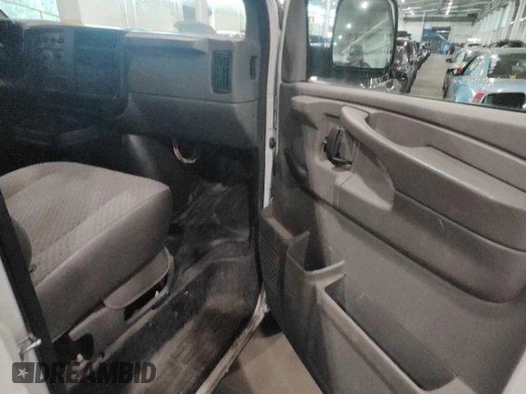 2004 Chevrolet Express Cargo with VIN 1GCHG39U141194530, listed as a IAAI auction lot 42641569 with 271,279 mi miles and . Bid and sale history available at DreamBid. Image 14.