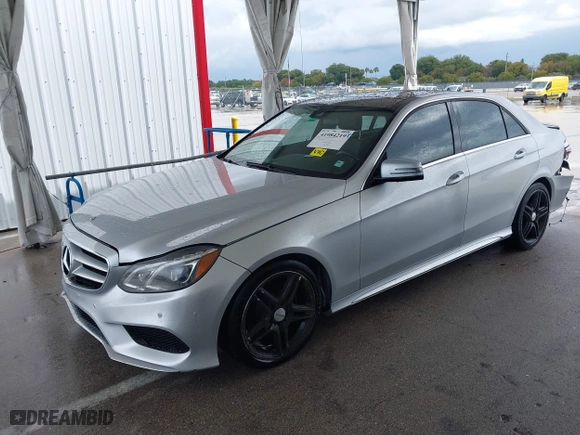 2014 Mercedes-Benz E-Class E 350 Luxury with VIN WDDHF8JB1EA816030, listed as a IAAI auction lot 41984219 with 117,790 mi miles. Bid and sale history available at carsss.com. Image 17.