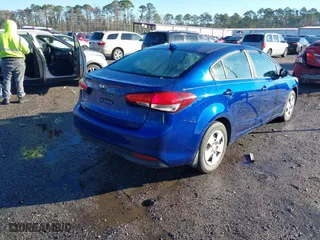 2018 Kia Forte LX with VIN 3KPFK4A71JE226693, listed as a IAAI auction lot 41334267 with 140,906 mi miles. Bid and sale history available at carsss.com. Image 4.