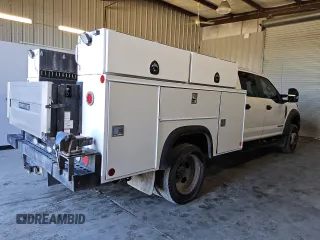 2018 Ford F-450 XL with VIN 1FD0W4HT7JEC68824, listed as a Copart auction lot 77602744 with 165,935 mi miles and Clean Title. Bid and sale history available at carsss.com. Image 3.