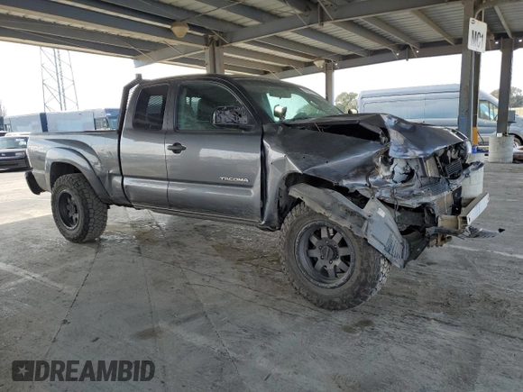 2014 Toyota Tacoma z VIN 5TFUU4EN9EX096999, wystawiony jako Copart lot #48357395 z przebiegiem 204 758 mil mil oraz Szkoda całkowita • Salvage title. Historia ofert i sprzedaży dostępna na DreamBid. Obrazek 4.