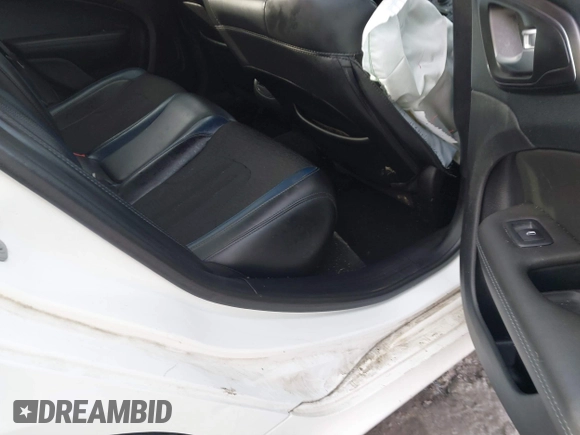 2016 Chrysler 200 S with VIN 1C3CCCBG4GN109871, listed as a IAAI auction lot 41666592 with 1 mi miles. Bid and sale history available at carsss.com. Image 8.