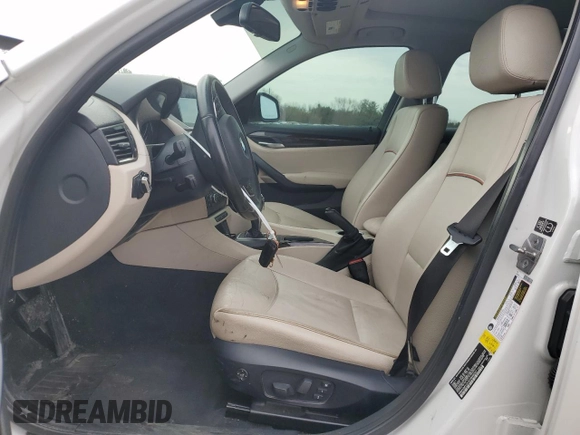 2014 BMW X1 sDrive28i with VIN WBAVM1C51EVW48557, listed as a Copart auction lot 50236455 with 77,166 mi miles and Salvage Title. Bid and sale history available at carsss.com. Image 7.