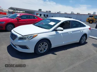 2016 Hyundai Sonata SE z VIN 5NPE24AF1GH412788, wystawiony jako IAAI lot #42391777 z przebiegiem 129 363 mil mil oraz . Historia ofert i sprzedaży dostępna na DreamBid. Obrazek 14.