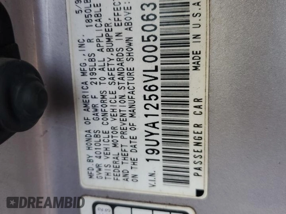 1997 Acura CL z VIN 19UYA1256VL005063, wystawiony jako Copart lot #83031204 z przebiegiem 120 250 mil mil oraz Szkoda całkowita • Salvage title. Historia ofert i sprzedaży dostępna na DreamBid. Obrazek 13.
