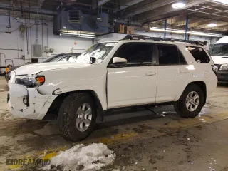2020 Toyota 4Runner SR5 with VIN JTEBU5JRXL5748135, listed as a Copart auction lot 44117135 with 85,043 mi miles and Salvage Title. Bid and sale history available at carsss.com. Image 1.