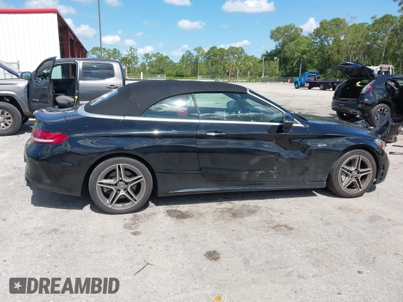 2019 Mercedes-Benz C 43 AMG z VIN WDDWK6EB6KF806576, wystawiony jako IAAI lot #42512426 z przebiegiem 44 848 mil mil oraz . Historia ofert i sprzedaży dostępna na DreamBid. Obrazek 13.