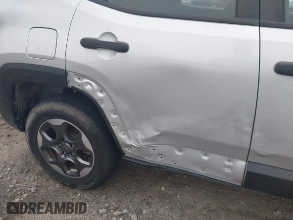 2015 Jeep Renegade Sport with VIN ZACCJBAT4FPB29201, listed as a IAAI auction lot 39193750 with 116,799 mi miles and . Bid and sale history available at DreamBid. Image 18.