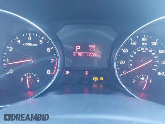 2016 Kia Sedona LX with VIN KNDMB5C18G6164472, listed as a IAAI auction lot 41661530 with 116,904 mi miles. Bid and sale history available at carsss.com. Image 7.
