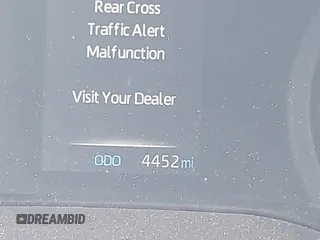 2024 Toyota Sienna XLE z VIN 5TDJRKEC0RS180714, wystawiony jako IAAI lot #42291589 z przebiegiem 4452 mil mil oraz . Historia ofert i sprzedaży dostępna na DreamBid. Obrazek 15.