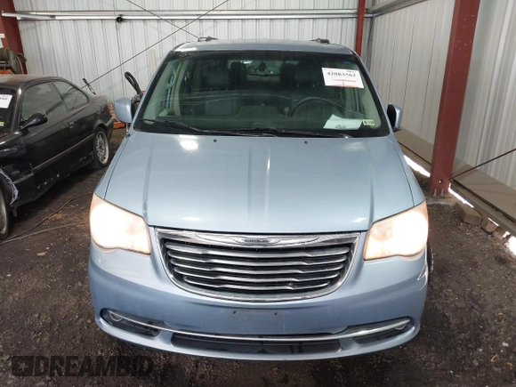 2013 Chrysler Town & Country Touring with VIN 2C4RC1BG3DR573565, listed as a IAAI auction lot 42083562 with 94,828 mi miles. Bid and sale history available at carsss.com. Image 12.