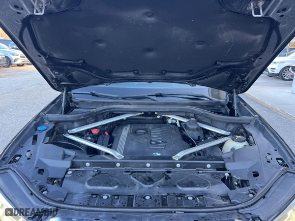 2019 BMW X5 xDrive40i with VIN 5UXCR6C59KLL06000, listed as a IAAI auction lot 41787142 with 225,096 mi miles. Bid and sale history available at carsss.com. Image 10.