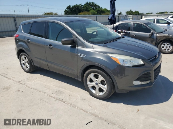 2016 Ford Escape SE z VIN 1FMCU0G77GUB95839, wystawiony jako Copart lot #56884815 z przebiegiem 138 978 mil mil oraz Czysty tytuł • Clean title. Historia ofert i sprzedaży dostępna na DreamBid. Obrazek 4.