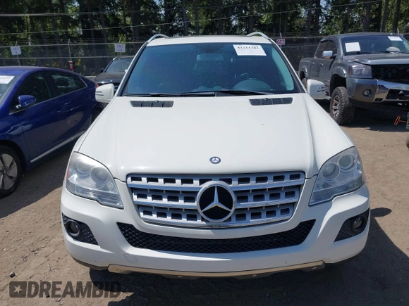 2011 Mercedes-Benz M 350 z VIN 4JGBB8GB7BA636819, wystawiony jako IAAI lot #42211282 z przebiegiem 114 479 mil mil oraz . Historia ofert i sprzedaży dostępna na DreamBid. Obrazek 12.