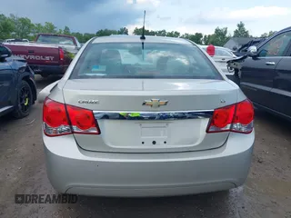 2014 Chevrolet Cruze 1LT with VIN 1G1PC5SB5E7174588, listed as a IAAI auction lot 42638357 with 89,813 mi miles and . Bid and sale history available at DreamBid. Image 17.