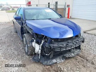 2015 Toyota Camry XLE with VIN 4T1BF1FK9FU890002, listed as a IAAI auction lot 41868372 with 283,858 mi miles. Bid and sale history available at carsss.com. Image 6.