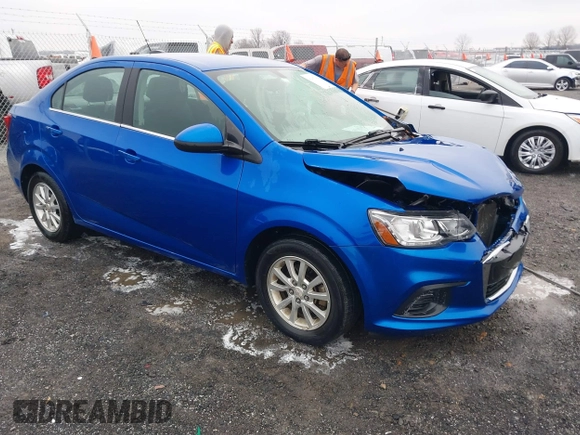 2018 Chevrolet Sonic LT z VIN 1G1JD5SHXJ4120089, wystawiony jako IAAI lot #41447426 z przebiegiem 42 931 mil mil oraz . Historia ofert i sprzedaży dostępna na DreamBid. Obrazek 1.