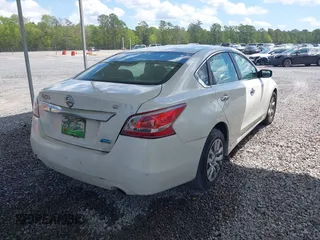 2013 Nissan Altima 2.5 S with VIN 1N4AL3AP6DC260020, listed as a IAAI auction lot 42014181 with 335,508 mi miles and . Bid and sale history available at carsss.com. Image 4.