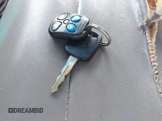 1999 Ford F-250 z VIN 1FTPF28W2XNB25385, wystawiony jako IAAI lot #42768047 z przebiegiem Nie podano mil oraz . Historia ofert i sprzedaży dostępna na DreamBid. Obrazek 11.