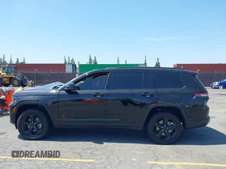 2025 Jeep Grand Cherokee Limited с VIN 1C4RJKBG1S8646906, выставлен на аукционе IAAI как лот 42466166 с пробегом 2 151 миль миль и . История ставок и продаж доступна на DreamBid. Изображение 14.