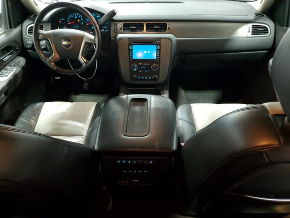 2007 Chevrolet Suburban LTZ с VIN 3GNFK16337G264385, выставлен на аукционе Copart как лот 61901695 с пробегом 212 878 миль миль и Чистый • Clean title. История ставок и продаж доступна на DreamBid. Изображение 8.