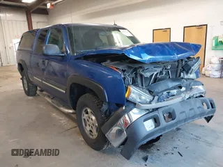 2003 Chevrolet Silverado 1500 with VIN 2GCEK19T331269122, listed as a IAAI auction lot 41461220 with 232,214 mi miles. Bid and sale history available at carsss.com. Image 1.