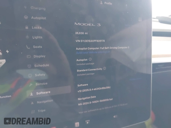 2023 Tesla Model 3 z VIN 5YJ3E1EAXPF606178, wystawiony jako IAAI lot #42543528 z przebiegiem 26 638 mil mil oraz . Historia ofert i sprzedaży dostępna na DreamBid. Obrazek 7.
