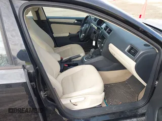2012 Volkswagen Jetta Sedan SE w/Convenience with VIN 3VWDX7AJ5CM398348, listed as a IAAI auction lot 41708085 with 147,477 mi miles. Bid and sale history available at carsss.com. Image 5.