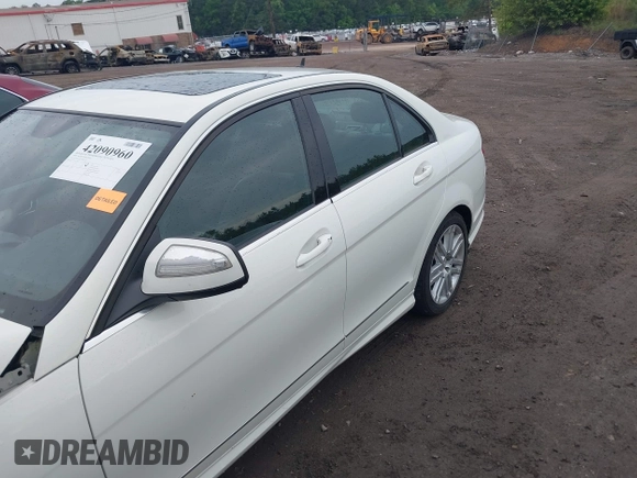 2009 Mercedes-Benz C-Class 3.0L Sport with VIN WDDGF54X59R054278, listed as a IAAI auction lot 42090960 with 107,179 mi miles. Bid and sale history available at carsss.com. Image 6.