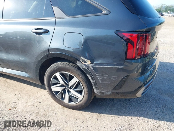 2022 Kia Sorento S z VIN 5XYRL4LCXNG157029, wystawiony jako IAAI lot #42502291 z przebiegiem 60 403 mil mil oraz . Historia ofert i sprzedaży dostępna na DreamBid. Obrazek 18.