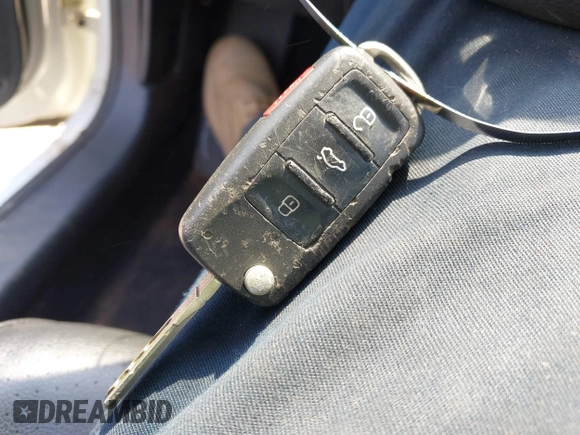 2014 Volkswagen Jetta SE с VIN 3VWD17AJ9EM297415, выставлен на аукционе IAAI как лот 42594534 с пробегом 170 581 миль миль и . История ставок и продаж доступна на DreamBid. Изображение 11.