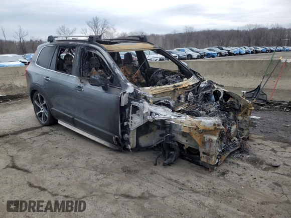 2017 Volvo XC90 Inscription with VIN YV4A22PL0H1169884, listed as a Copart auction lot 47393005 with 0 mi miles and Salvage Title. Bid and sale history available at carsss.com. Image 4.