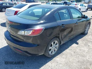 2011 Mazda 3 i Touring z VIN JM1BL1VG3B1398409, wystawiony jako IAAI lot #42281126 z przebiegiem 134 001 mil mil oraz . Historia ofert i sprzedaży dostępna na DreamBid. Obrazek 4.